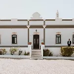 Hébergement de vacances Cerca Velha - *
