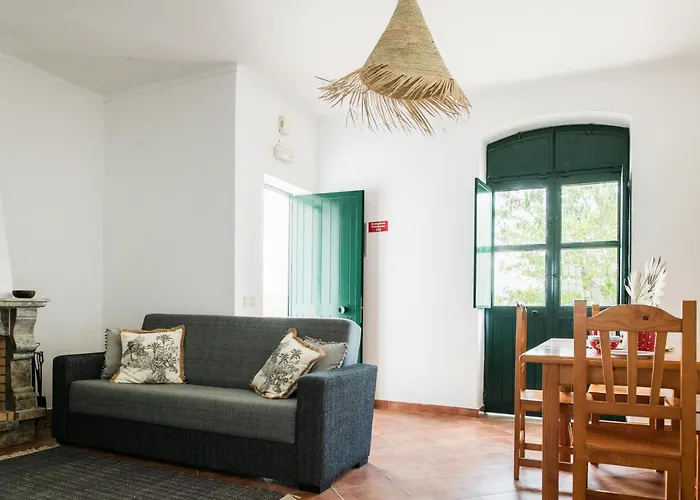 Holiday home Cerca Velha - *