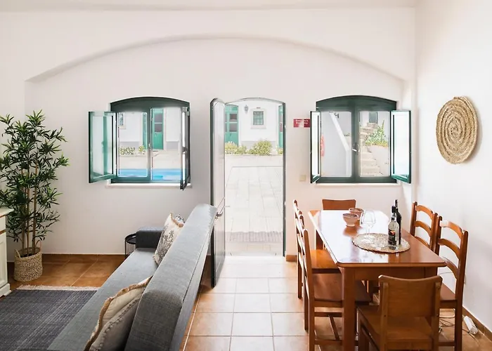 Holiday home Cerca Velha - *