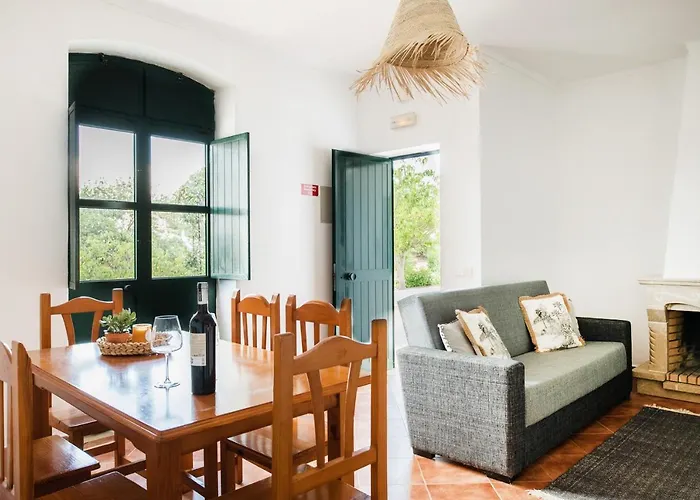 Ferienhaus Cerca Velha - *